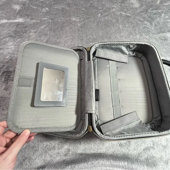 Triforce Metallic Gray Hardshell Cosmetic Case with Top Handle, no strap - Picture 6 of 11